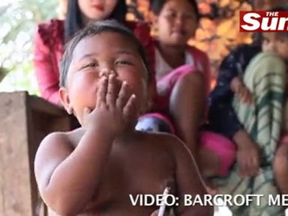 İki yaşındaki sigara tiryakisi