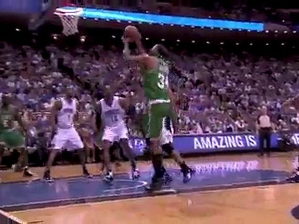 Dwight Howard goes off for five blocks against the Magic.