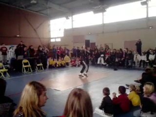 il danse Michael Jackson !