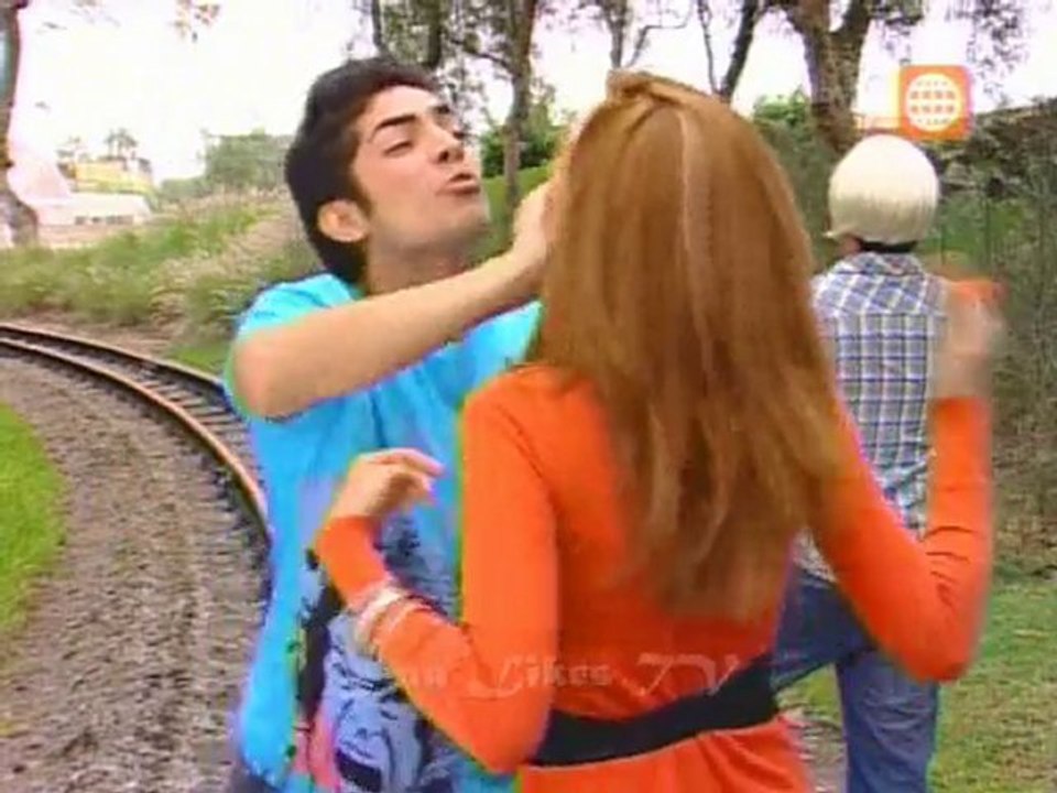 Al Fondo Hay Sitio GRINGO ATRASADOR (Full version) Joel