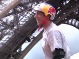 Il saute à roller du 1er étage de la Tour Eiffel