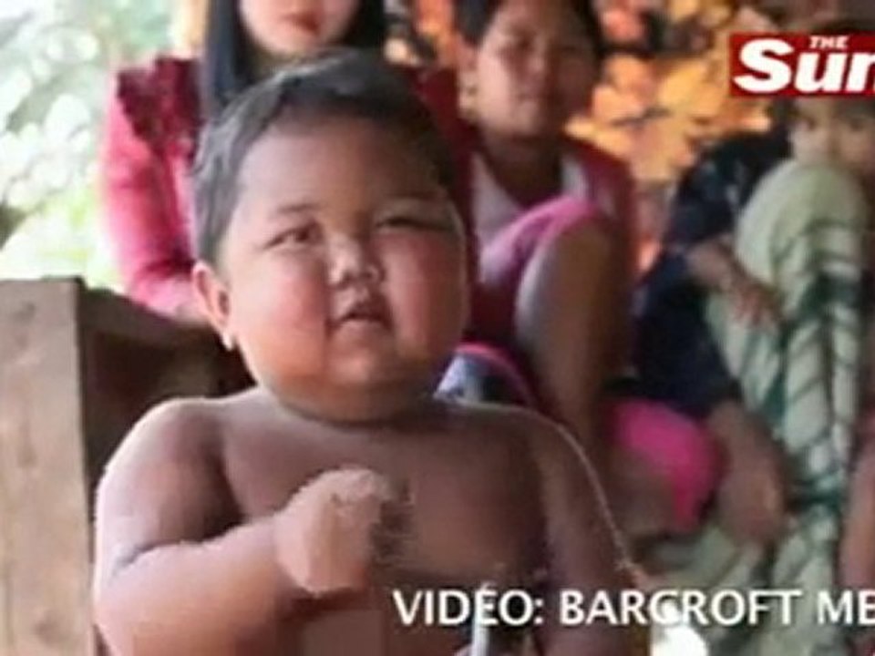 2 years old cigarette addicted kid