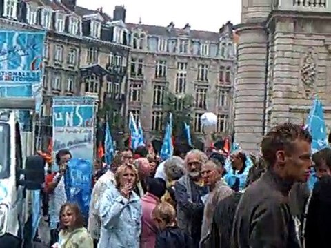 MANIF A LILLE DEFENSE DE LA RETRAITE A 60 ANS