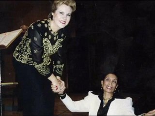 Serap Mutlu Akbulut. Aşkın O Sihirli Elini Hisseder Gibiyim.