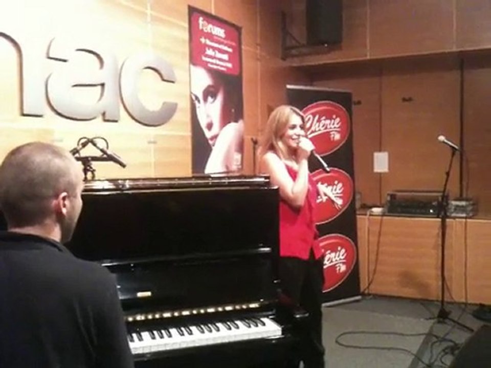 Julie Zenatti à Fnac de Lyon - 26 mai 2010