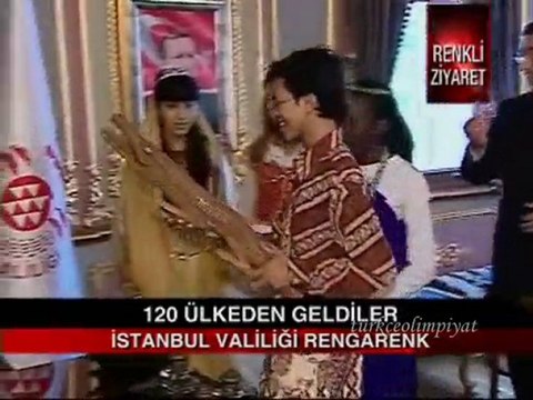 Olimpiyat çocukları Vali Gülerin yanında