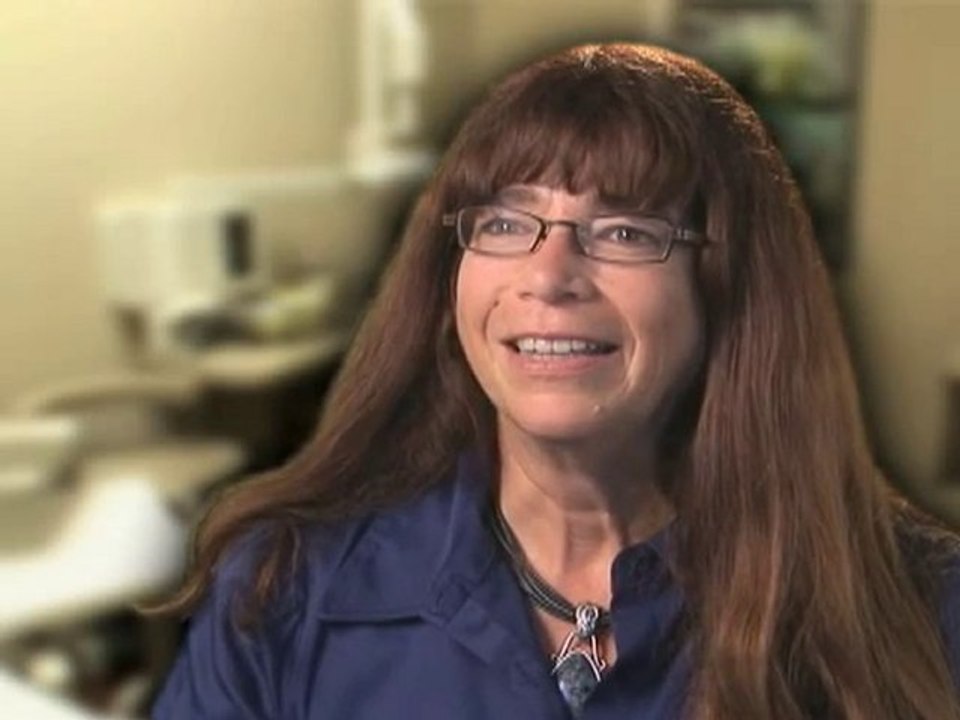 Need Veneers in Austin? Get a Free Teeth Whitening Kit Now!