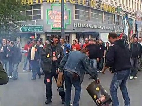 MANIF A LILLE DEFENSE DE LA RETRAITE A 60 ANS