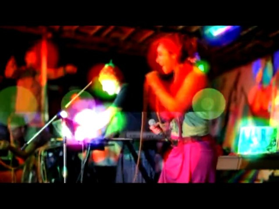 AIR GOATIKA - Silly love song - Live @ India / Goa / Anjuna