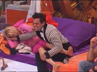 Caroline / Jason: "Fais-moi mal !"