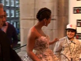 JLS, Tinchy & Kasabian big up Alicia Keys charity