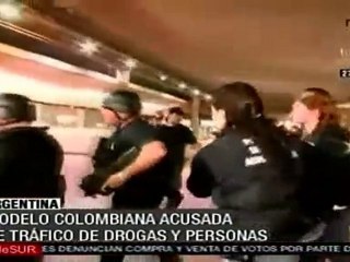 Modelo colombiana acusada de tráfico ilegal espera consegui