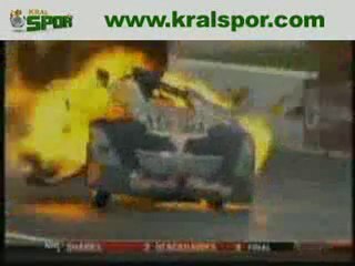 Drag yarışında inanılmaz kaza video izle