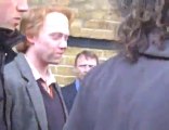 Rodaje: Harry Potter Rupert Grint coming out of King's Cross