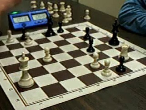 ECHECS : ROBERT 0,5 VS 0,5 NOUMAI (PAT) (SEVEN TOP STAR)