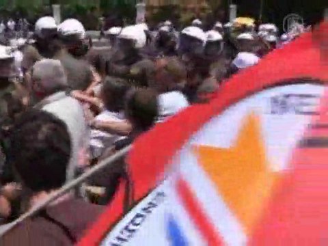 Греческие рабочие не хотят платить за экономические реформы