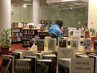 Toronto Public Library - Bibliothèque Publique de Toronto