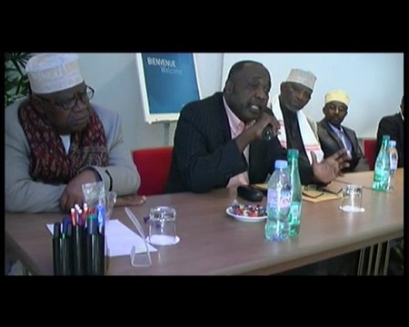 le Maire prend la parole Comores 2010