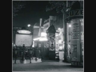 Paris  s'éveille  par  Christian  Arnault