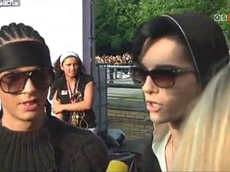 StayblueTV - VIVA Comet 2010 - Interview with Tokio Hotel