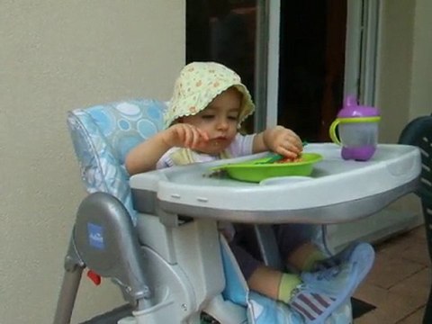 je mange toute seule