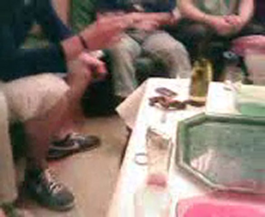 De l'eau dans une bouteille de muscadet