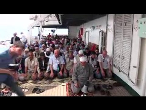Mavi Marmara'da Cuma namazı