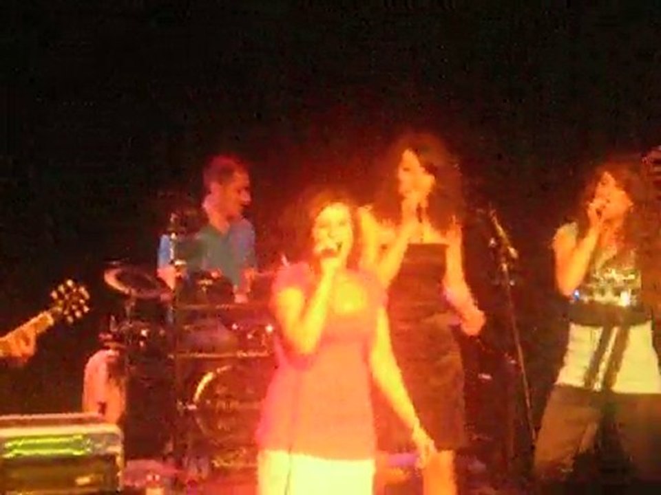 Estelle Tetelle - Trouble-Pink - 29 mai 2010