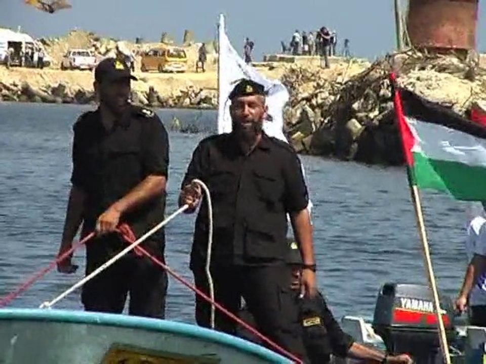 Aid ships poised to defy Gaza blockade
