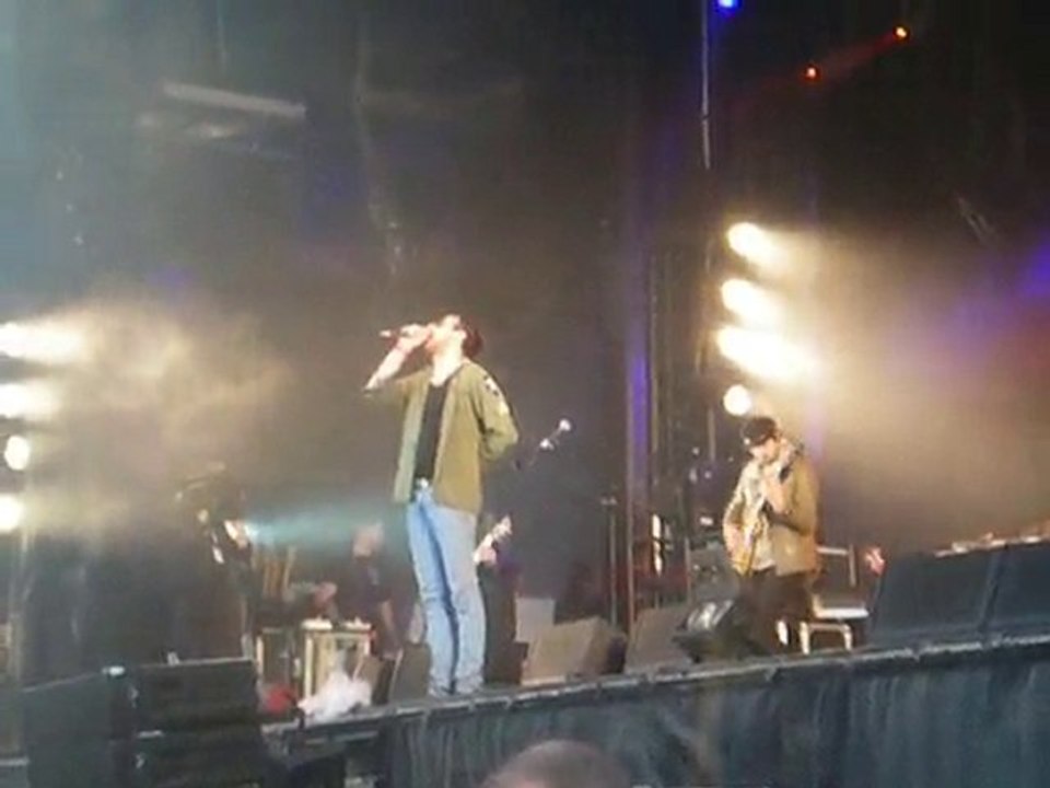 Kasabian -  Underdog au Festival Papillons de nuit 2010
