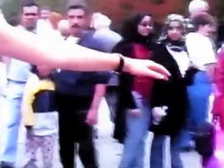 Sébastien Mossière's "Watch & Cry", street magic pickpocket