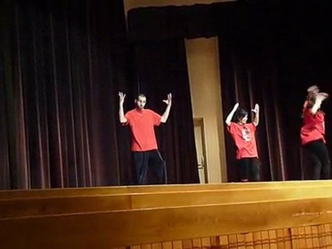 yass, lucie et fanny au galla de dance a saint denis en val