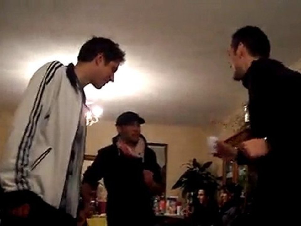 UNE PETITE DANSE DE JO, GRAND GUILLAUME ET PTIT GUILLAUME