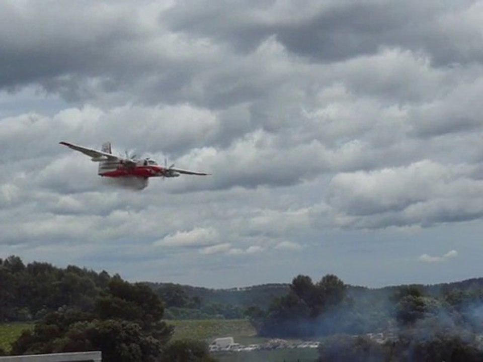 Largage du Tracker (T20) lors des JPO de Brignoles.