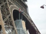 1er saut de Taig KHRIS - Record du monde  tour Eiffel