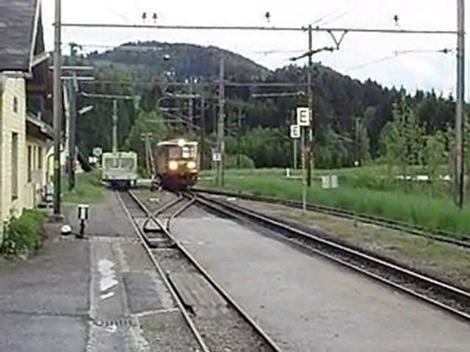 Sonderlokzug 1099.007-5 - Einfahrt Bahnhof Annaberg-Reith