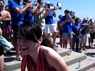 les flammes : les flammes Beach Rugby-concert