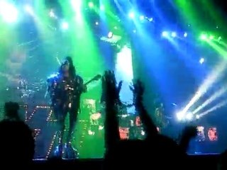 KISS - Lick it up @ budapest sonic boom tour 2010