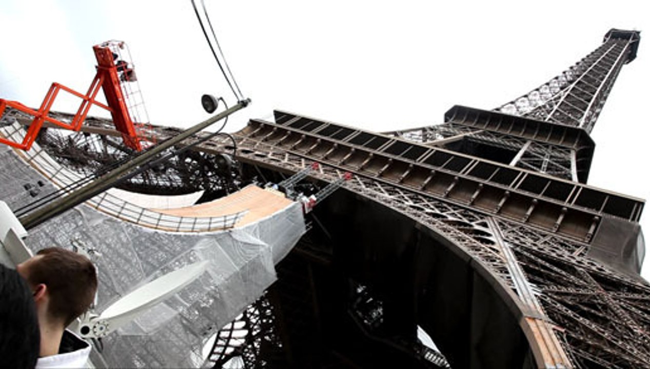 Taïg Khris & Tour Eiffel