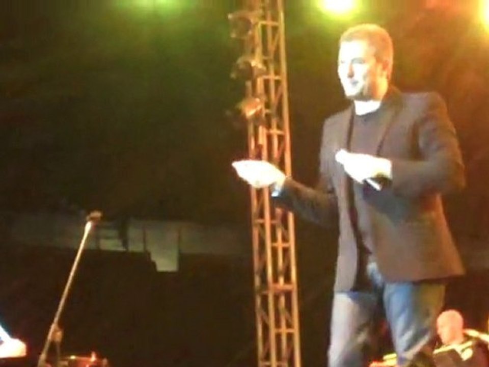 Ο Αντώνης Ρέμος στη συναυλία-αφιέρωμα στον Γιάννη Σπανό