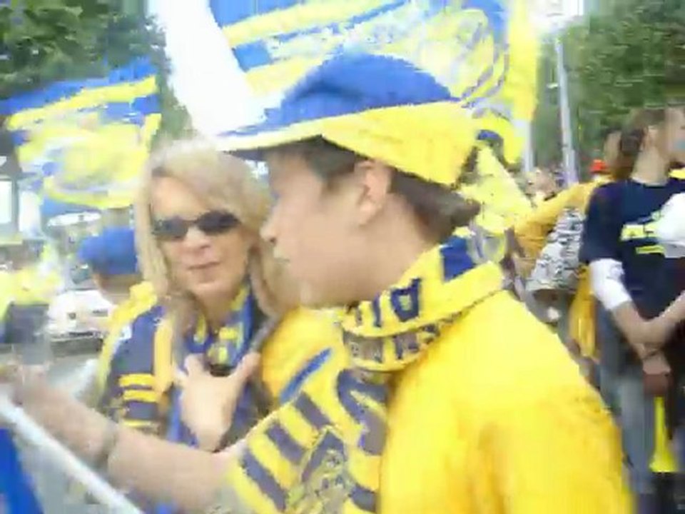ASM brennus ambiance devant le stade(2)