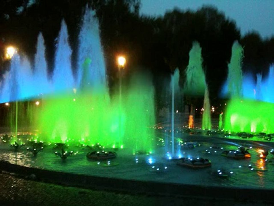 FONTAINE LUMINEUSE NUIT