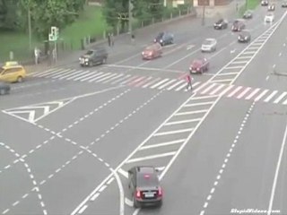 Prank - this guy protest at police traffic officer