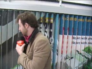 En attendant l'avion à l'Aeroport de Cluj en transylvanie