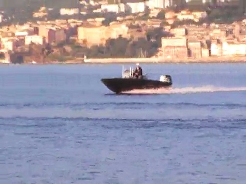 MOV002
