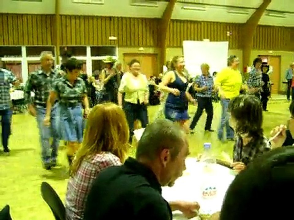 CLUB DANSE COUNTRY CHARTRES Bal Amilly le 28 mai 2010