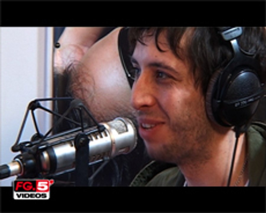 EXAMPLE EN INTERVIEW CHEZ RADIO FG