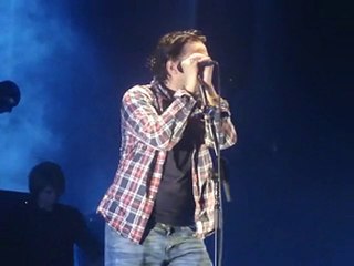 Saez - Autour de moi les fous