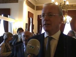 Remise du titre de "citoyen d'honneur de la commune d'Uccle"