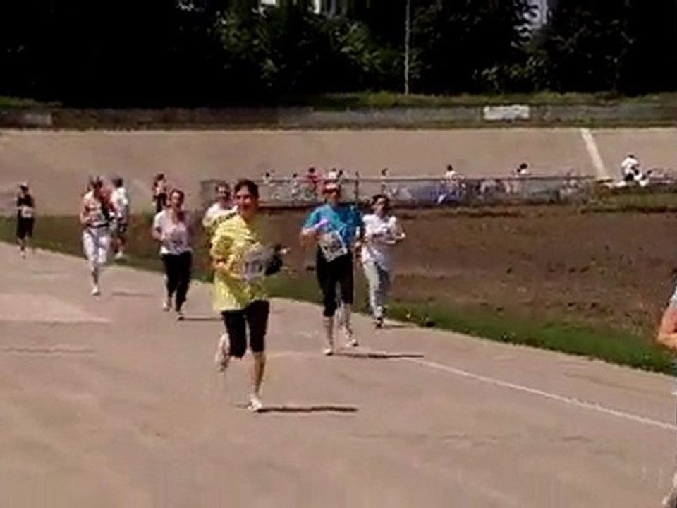 CROSS DE BERCY 2010 : DERNIERE LIGNE DROITE D'ISA